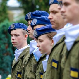 powiększ zdjęcie: Tu spoczywa bohater