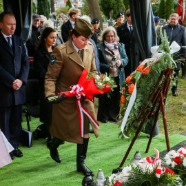 powiększ zdjęcie: Tu spoczywa bohater
