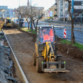 powiększ zdjęcie: Rozpoczęła się budowa drogi rowerowej z centrum na os. Kopernika