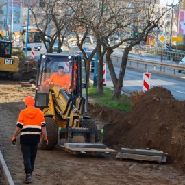 powiększ zdjęcie: Rozpoczęła się budowa drogi rowerowej z centrum na os. Kopernika