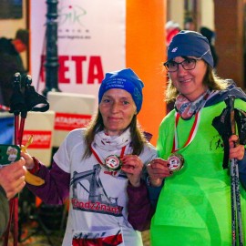 powiększ zdjęcie: Biegli i maszerowali w świątecznym nastroju