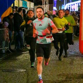 powiększ zdjęcie: Biegli i maszerowali w świątecznym nastroju