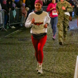 powiększ zdjęcie: Biegli i maszerowali w świątecznym nastroju