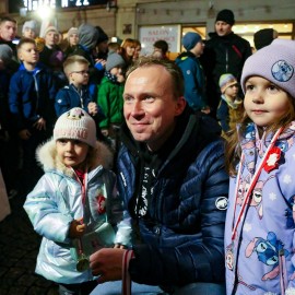 powiększ zdjęcie: Biegli i maszerowali w świątecznym nastroju
