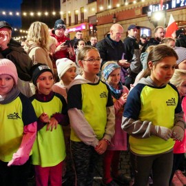 powiększ zdjęcie: Biegli i maszerowali w świątecznym nastroju