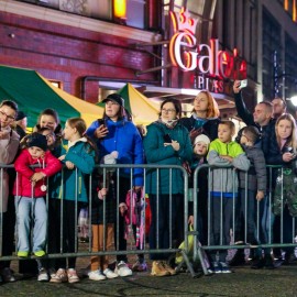 powiększ zdjęcie: Biegli i maszerowali w świątecznym nastroju