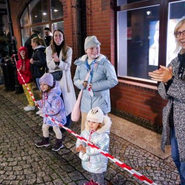 powiększ zdjęcie: Biegli i maszerowali w świątecznym nastroju