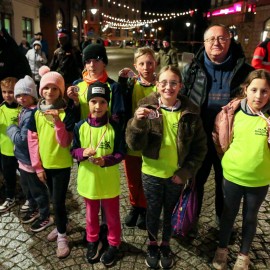 powiększ zdjęcie: Biegli i maszerowali w świątecznym nastroju