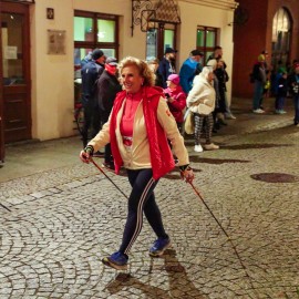 powiększ zdjęcie: Biegli i maszerowali w świątecznym nastroju