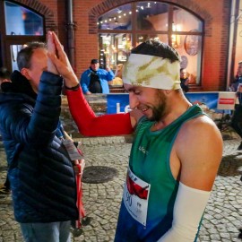 powiększ zdjęcie: Biegli i maszerowali w świątecznym nastroju