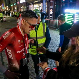 powiększ zdjęcie: Biegli i maszerowali w świątecznym nastroju