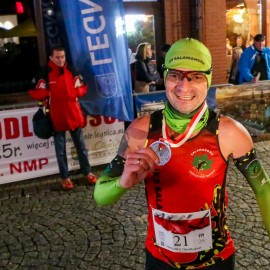 powiększ zdjęcie: Biegli i maszerowali w świątecznym nastroju