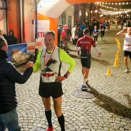 powiększ zdjęcie: Biegli i maszerowali w świątecznym nastroju