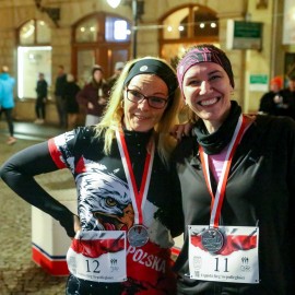 powiększ zdjęcie: Biegli i maszerowali w świątecznym nastroju