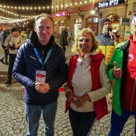 powiększ zdjęcie: Biegli i maszerowali w świątecznym nastroju