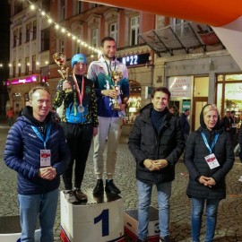 powiększ zdjęcie: Biegli i maszerowali w świątecznym nastroju