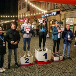 powiększ zdjęcie: Biegli i maszerowali w świątecznym nastroju