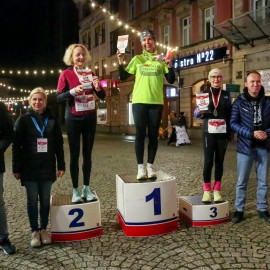 powiększ zdjęcie: Biegli i maszerowali w świątecznym nastroju