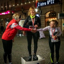 powiększ zdjęcie: Biegli i maszerowali w świątecznym nastroju