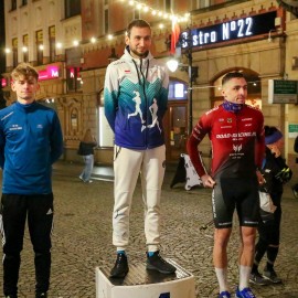 powiększ zdjęcie: Biegli i maszerowali w świątecznym nastroju