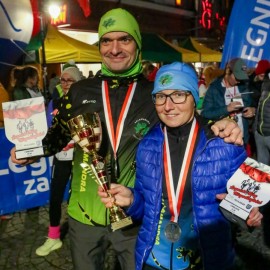 powiększ zdjęcie: Biegli i maszerowali w świątecznym nastroju