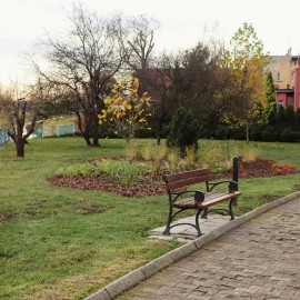 powiększ zdjęcie: Zakończono rewitalizację zieleńca przy ul. Jordana