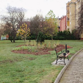 powiększ zdjęcie: Zakończono rewitalizację zieleńca przy ul. Jordana