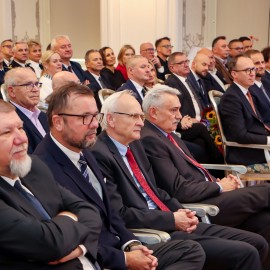 powiększ zdjęcie: 80 lat Miejskiego Przedsiębiorstwa Komunikacyjnego w Legnicy