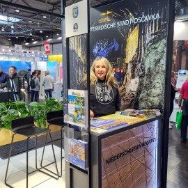 powiększ zdjęcie: Legnica promuje się na prestiżowych targach turystycznych w Lipsku