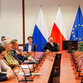 powiększ zdjęcie: Przygotowania do akcji "ZIMA"