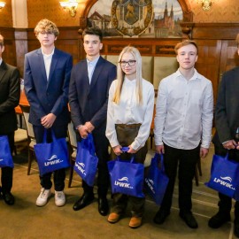 powiększ zdjęcie: LPWiK patronem klasy w legnickim "Energetyku"