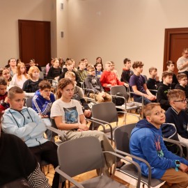 powiększ zdjęcie: Dr inż. Adam Mirek w Legnicy. Pokazy w Centrum Witelona i spotkanie w LBP