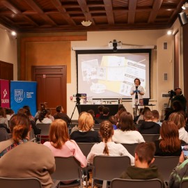 powiększ zdjęcie: Dr inż. Adam Mirek w Legnicy. Pokazy w Centrum Witelona i spotkanie w LBP