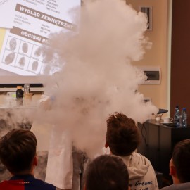 powiększ zdjęcie: Dr inż. Adam Mirek w Legnicy. Pokazy w Centrum Witelona i spotkanie w LBP