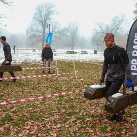 powiększ zdjęcie: Zimowy tor przeszkód na finał akcji MOVEMBER