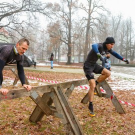 Zimowy tor przeszkód na finał akcji MOVEMBER