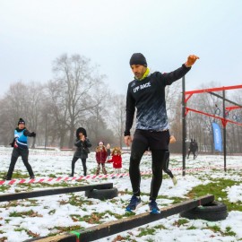 powiększ zdjęcie: Zimowy tor przeszkód na finał akcji MOVEMBER