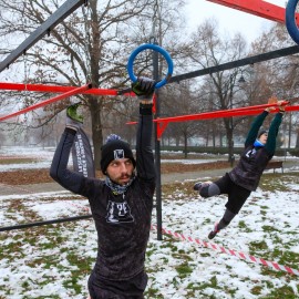 powiększ zdjęcie: Zimowy tor przeszkód na finał akcji MOVEMBER