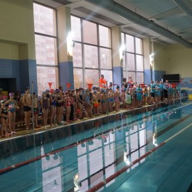 powiększ zdjęcie: Rodzinny Piknik Pływacki zgromadził ponad 250 uczestników