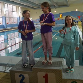 powiększ zdjęcie: Rodzinny Piknik Pływacki zgromadził ponad 250 uczestników