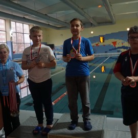 powiększ zdjęcie: Rodzinny Piknik Pływacki zgromadził ponad 250 uczestników