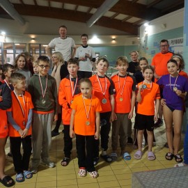 powiększ zdjęcie: Rodzinny Piknik Pływacki zgromadził ponad 250 uczestników