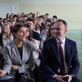 powiększ zdjęcie: Nowoczesne boisko przy ZSO nr 4 już gotowe