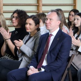 powiększ zdjęcie: Nowoczesne boisko przy ZSO nr 4 już gotowe