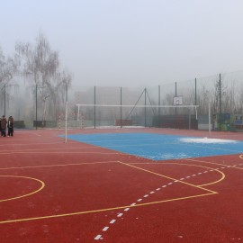 powiększ zdjęcie: Nowoczesne boisko przy ZSO nr 4 już gotowe