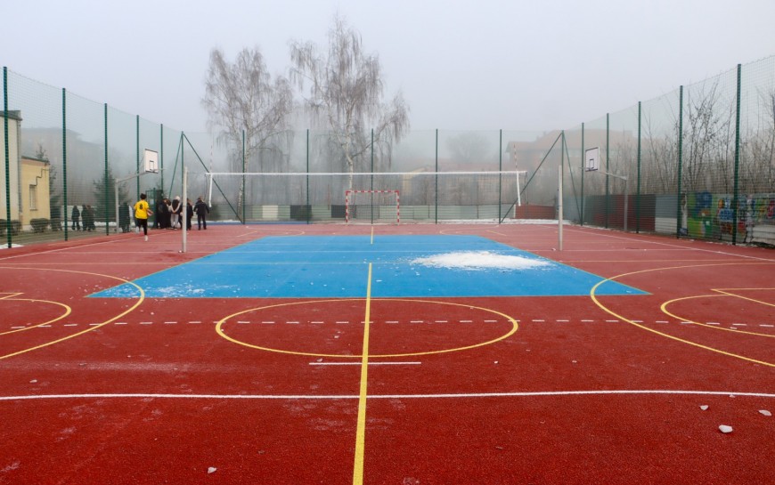 Nowoczesne boisko przy ZSO nr 4 już gotowe