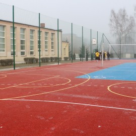 powiększ zdjęcie: Nowoczesne boisko przy ZSO nr 4 już gotowe