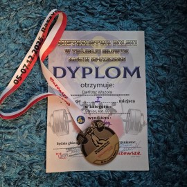 powiększ zdjęcie: Legniczanin Dariusz Wszoła mistrzem Polski w trójboju siłowym. Gratulujemy