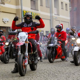 powiększ zdjęcie: Mikołajowie, motory i mnóstwo radości