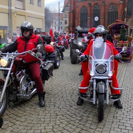 powiększ zdjęcie: Mikołajowie, motory i mnóstwo radości